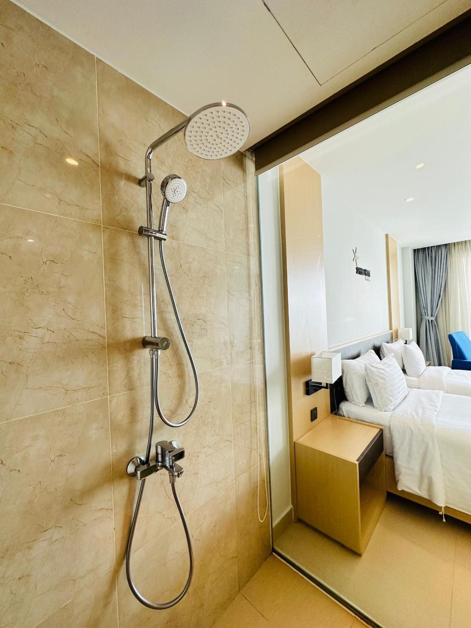 The Cam Ranh Oceanview Apartment Exterior photo
