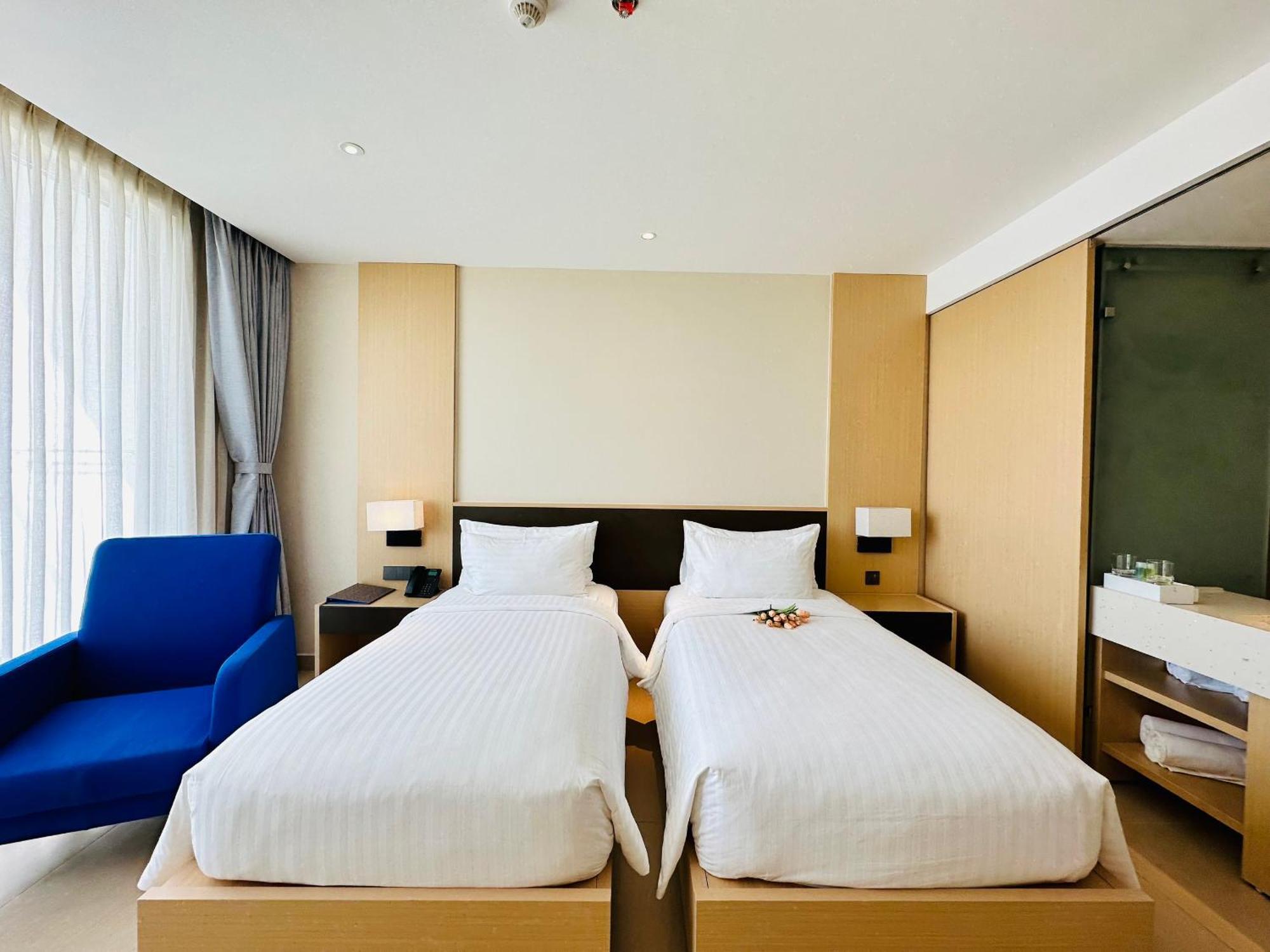 The Cam Ranh Oceanview Apartment Exterior photo