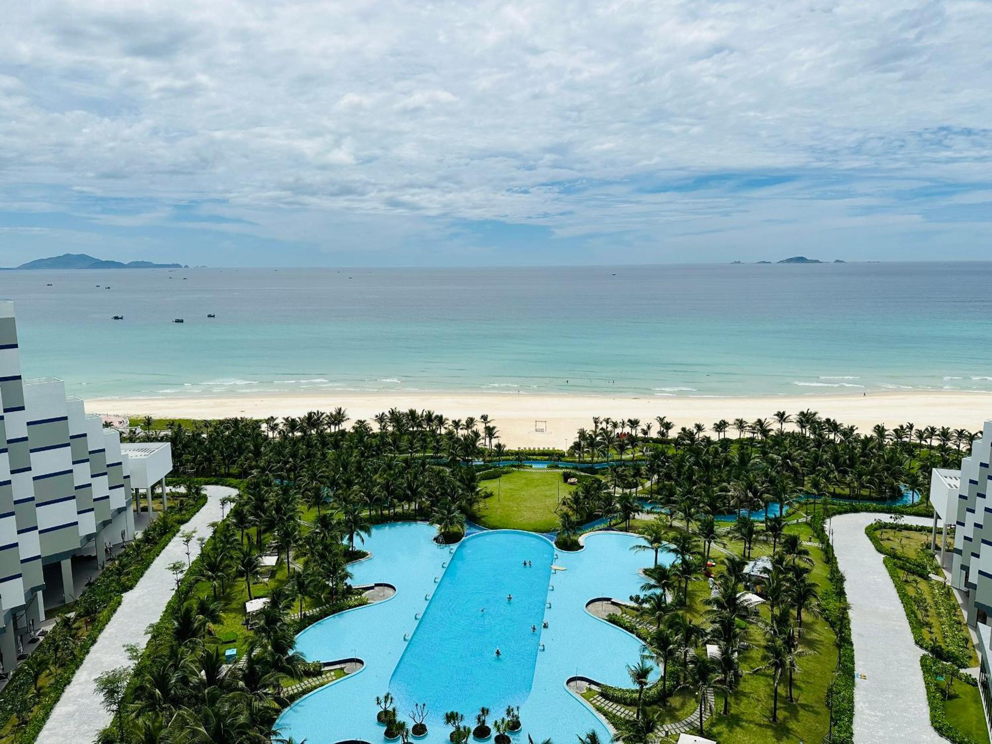 The Cam Ranh Oceanview Apartment Exterior photo